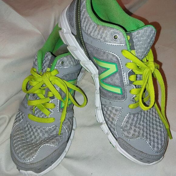 Women's New Balance 750v1 Training Athletic Shoe Size 7 - Picture 1 of 5
